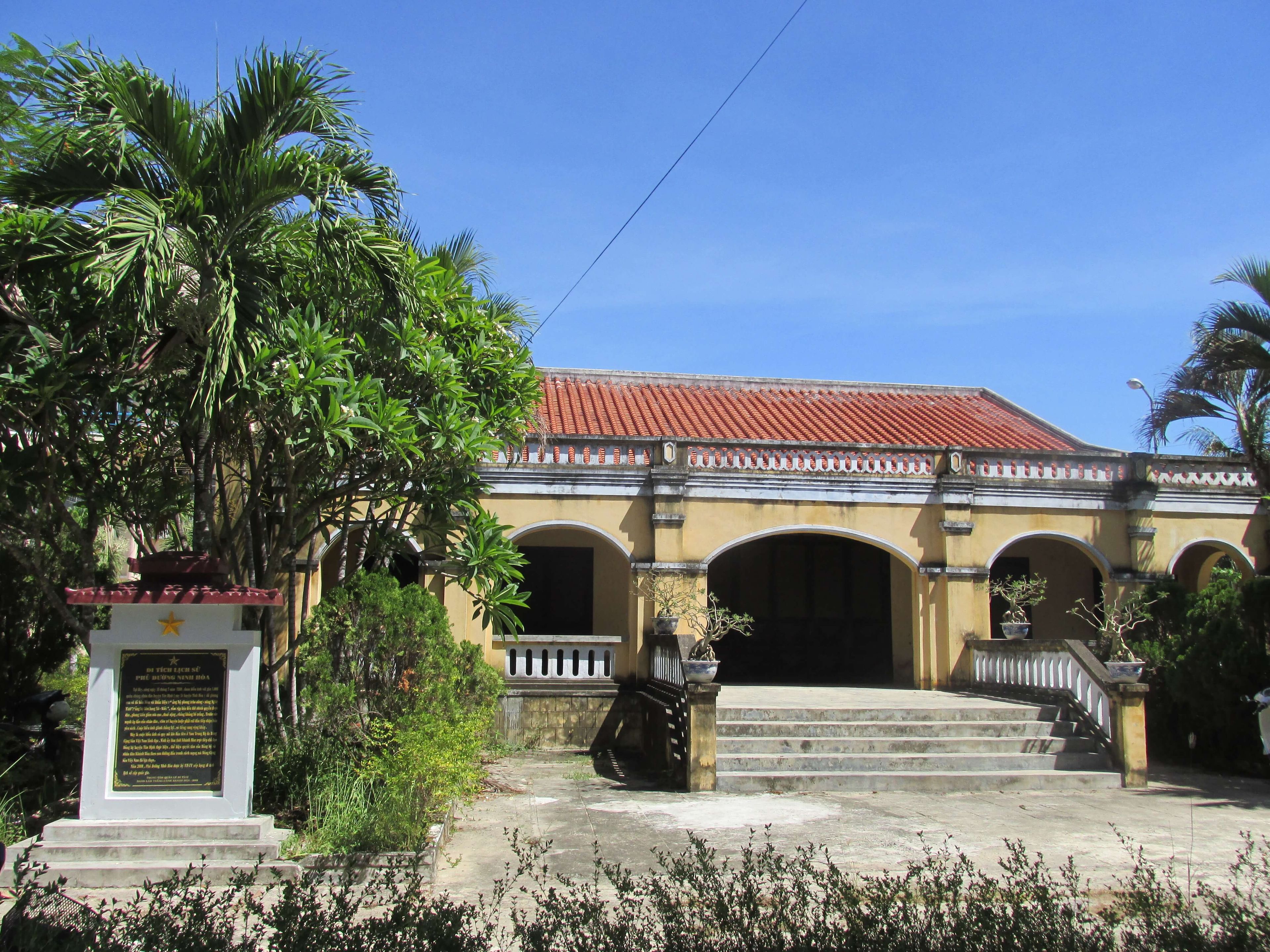 Phủ đường Ninh Hòa - Hình 1